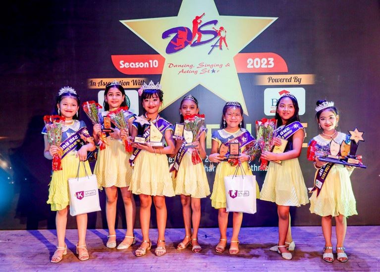 बाटिका, शिखा, दिव्य, लोयाङ र आस्नीलाई उपाधि 