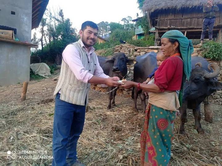 स्थापना दिवसको अबसरमा घरदैलोमा नै पुगेर औषधि बितरण