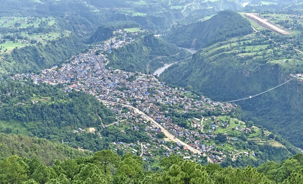 आन्तरिक तथा बाह्य पर्यटकले कुश्मा बजार भरिभराउ