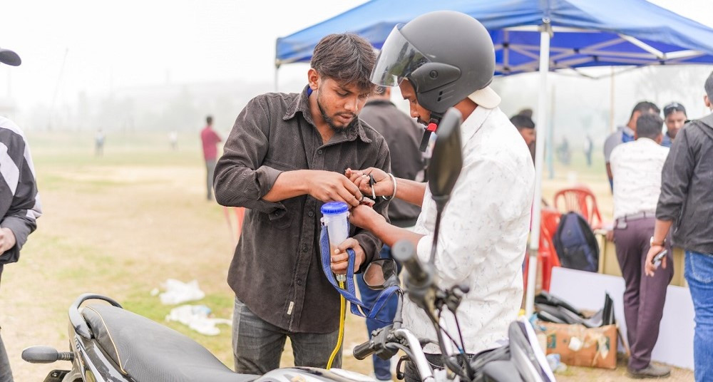 Bajaj-Mileage-Champions-1.jpg