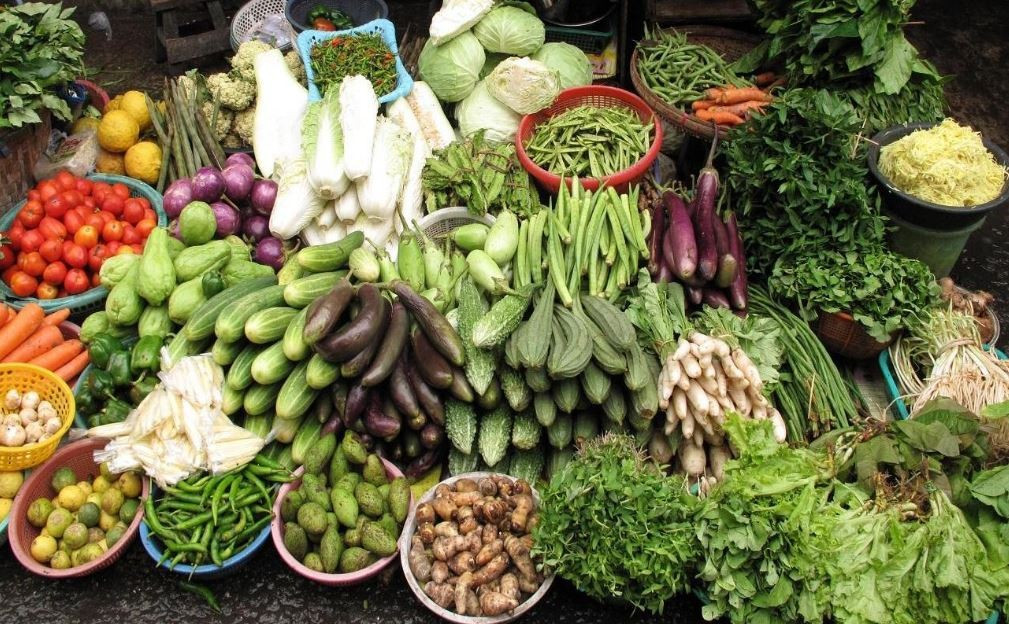 काठमाडौँमा आलु, प्याज, गोलभेडा, फर्सी, भिण्डीदेखि रायोको सागसम्म सस्तियो, तरकारी र फलफूलको थोक मूल्यसूची