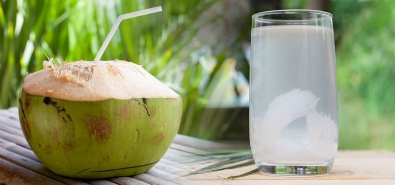 स्वास्थ्यका लागि वरदान नरिवल पानी, हप्तामा ३ दिन पिउनुहोस्, यस्ता छन् फाईदा