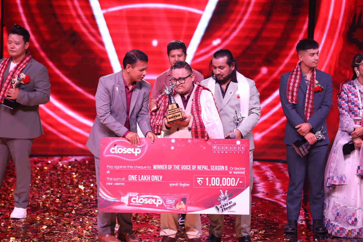 Closeup Celebrates the Grand Finale of Voice of Nepal Season 6 Proshesh Pandey Crowned as the Winner; Receives NPR 1 Lakh Cash Prize from Closeup.