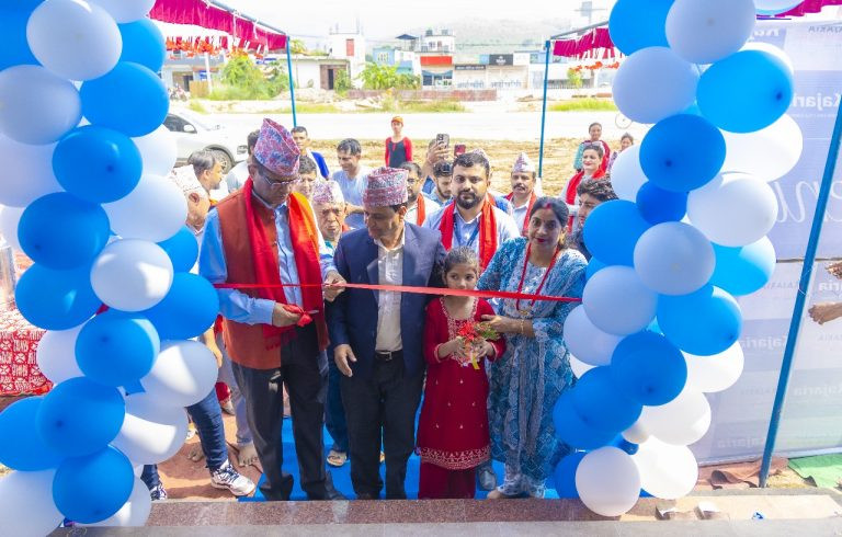 कजारियाले सैनामैनामा विस्तार गर्यो नयाँ शोरूम