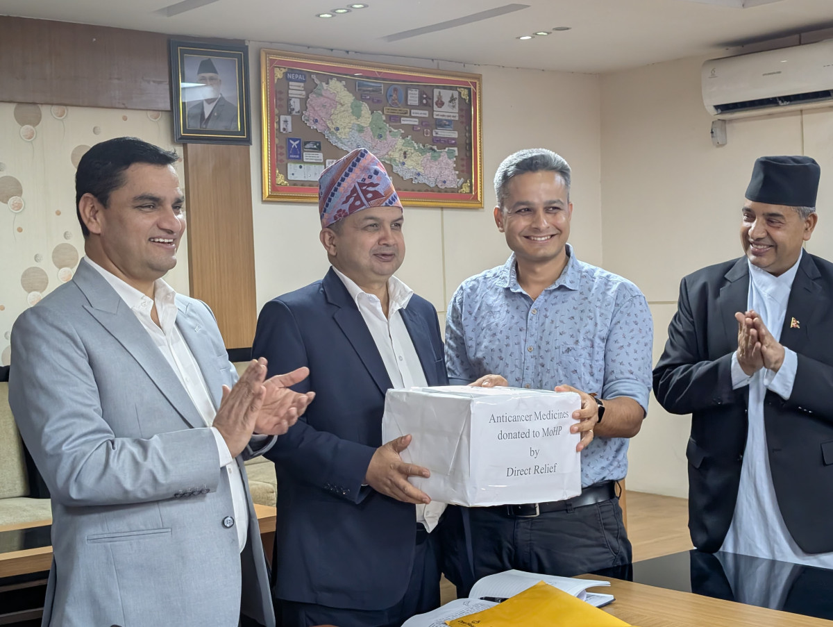 अब नेपालमा नपाइने क्यान्सरका दुर्लभ र महंगो औषधी बिरामीलाई निःशुल्क उपलब्ध हुने