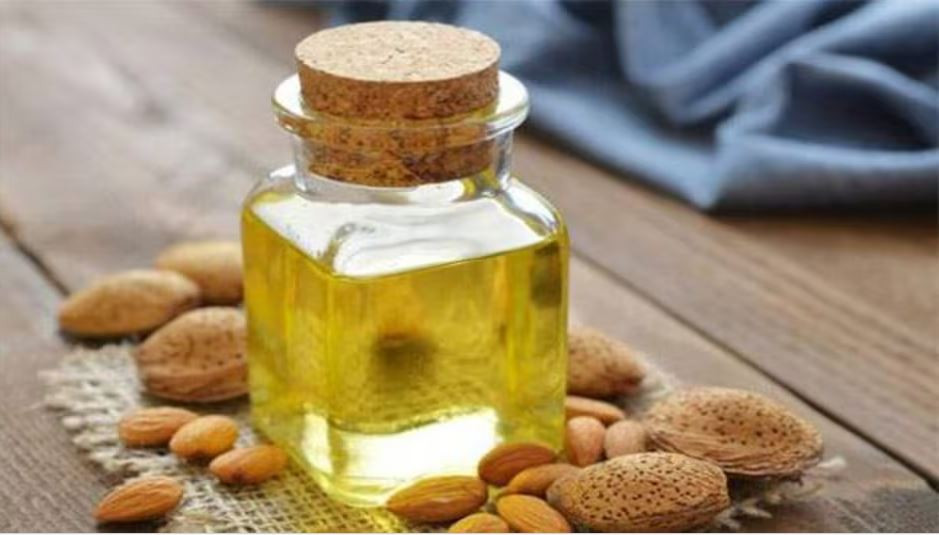 बदामको तेल कपालमा लगाउँदा हुनेछन् यस्ता फाइदा