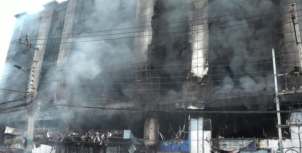 बौद्धस्थित भाटभटेनी सुपरस्टोरमा जलेको अवस्थामा छ जनाको शव भेटिए