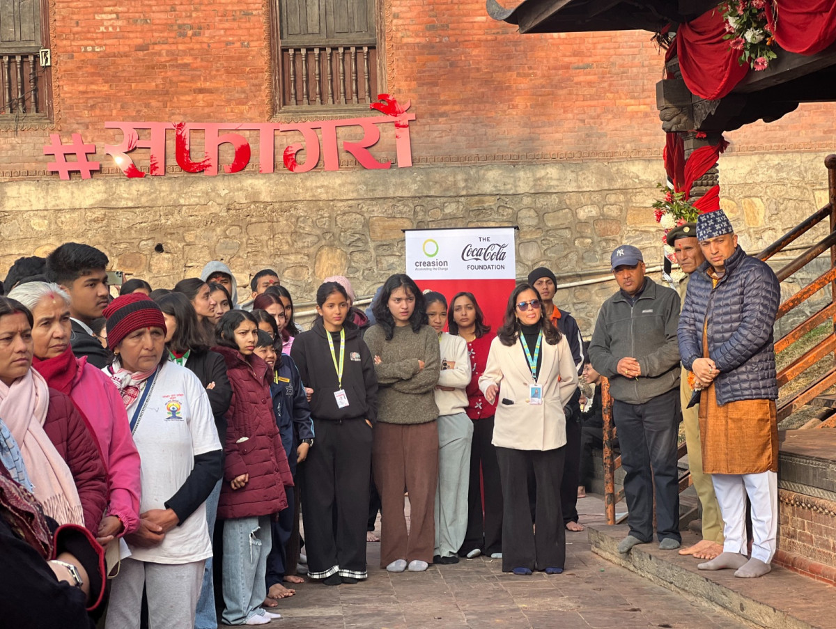 पशुपतिनाथ परिसरमा 'सफा गरौं’ पहल सुरुः कोका–कोला र क्रिएसनको साझेदारी