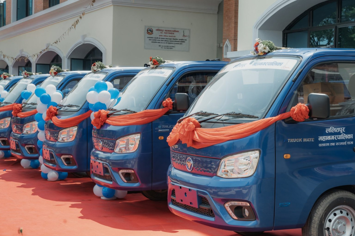ललितपुर महानगरलाई ११ थान फोटोन TM1 हस्तान्तरण : नेपालमै पहिलो पटक फोहोर संकलनका लागि इलेक्ट्रिक गाडी प्रयोग हुने