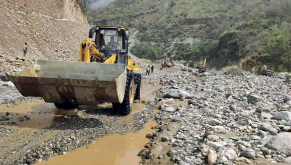 गएरातिको अविरल वर्षाका कारण वीपी राजमार्ग  पुनः अवरुद्ध