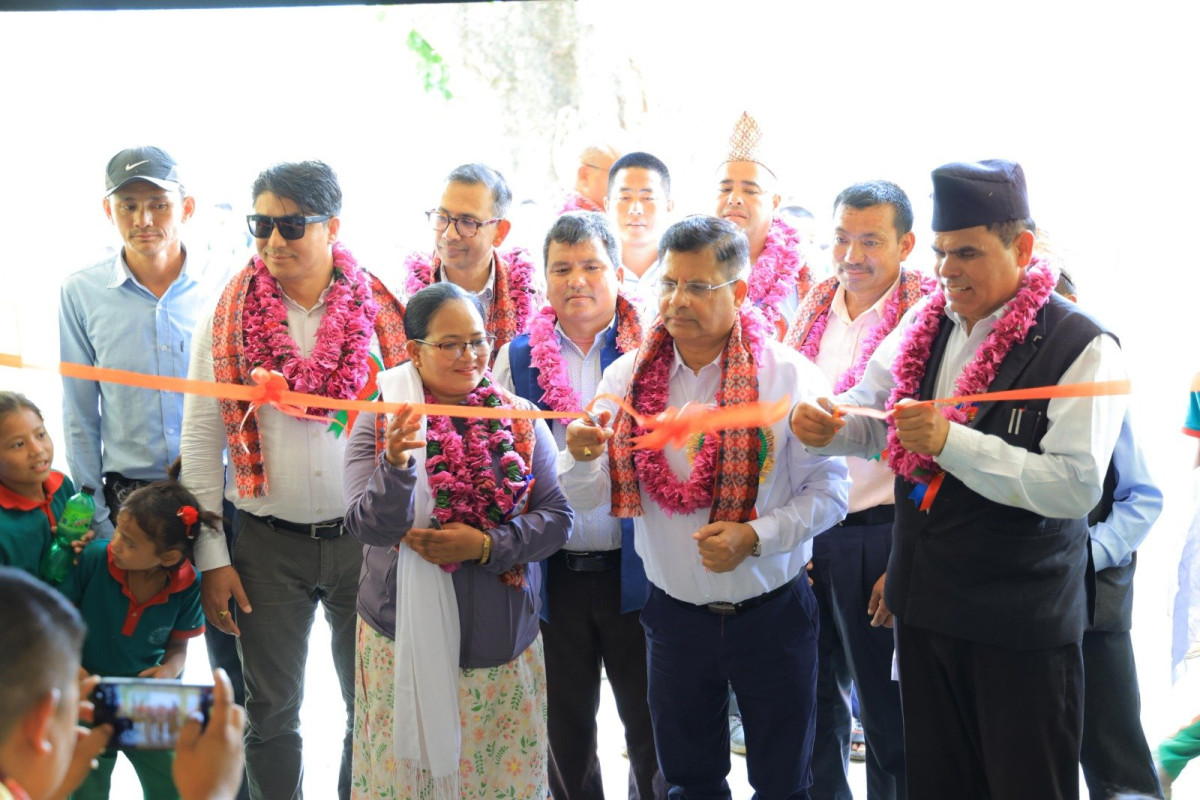 सिद्धार्थ बैंकद्वारा भूकम्प प्रभावित जनप्रिय आधारभूत विद्यालयको भवन पुनर्निर्माण गरी हस्तान्तरण