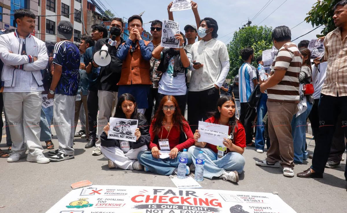 कक्षा १२ को उत्तरपुस्तिका र डेटा प्रमाणीकरणका लागि समिति गठन, शिक्षामन्त्रीद्वारा आन्दोलनप्रति सम्मान