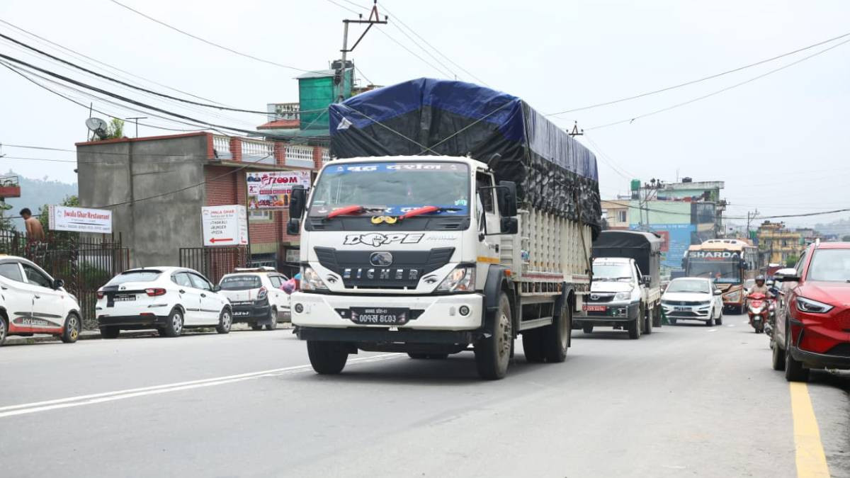 वर्षाले अवरुद्ध सवारी पुनः सञ्चालन