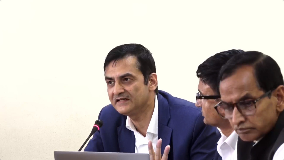 स्वास्थ्य उपचारमा नागरिकको ‘आउट अफ पकेट’ खर्च ५४ प्रतिशत