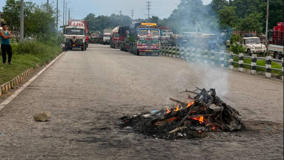 बारामा ३ वर्षीया बालिकाको हत्या : न्यायको माग गर्दै स्थानीयद्वारा सडक अवरुद्ध