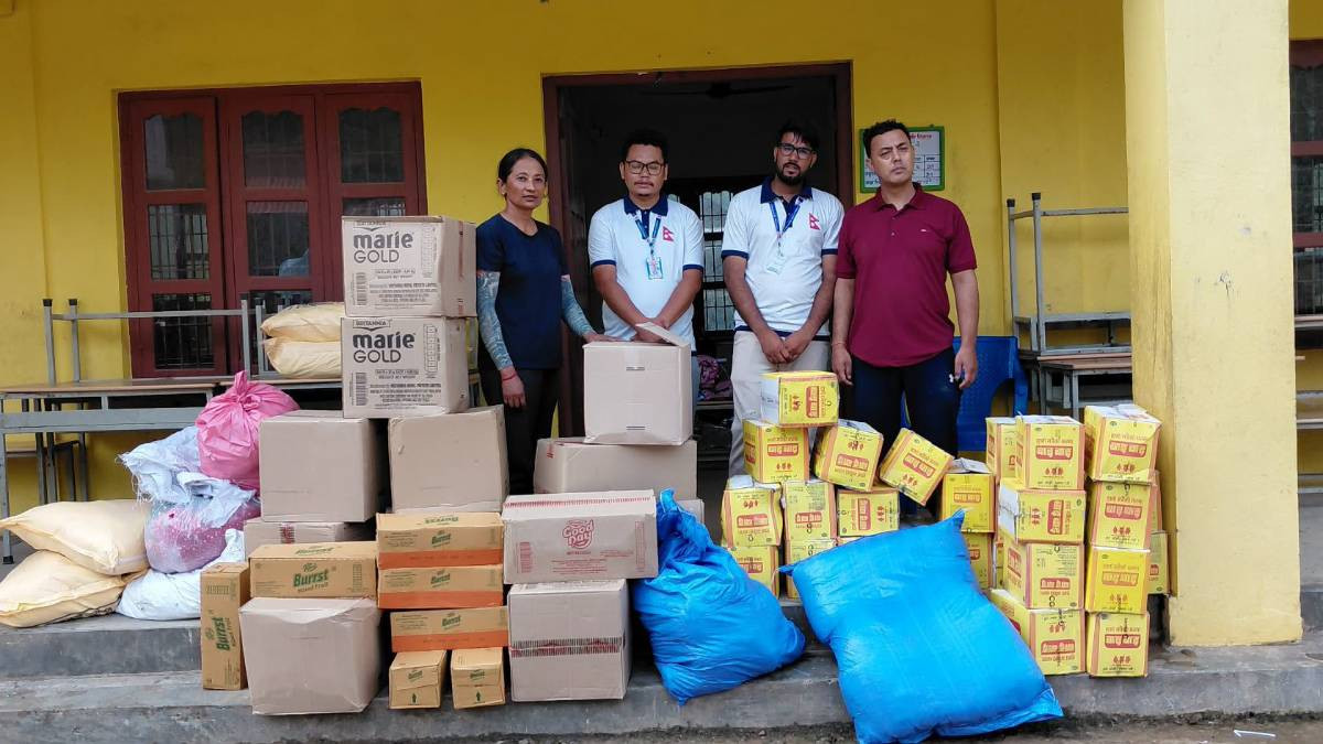 वचन न्युजद्धारा रसुवाका बाढीपीडितलाई राहात सामाग्री हस्तान्तरण
