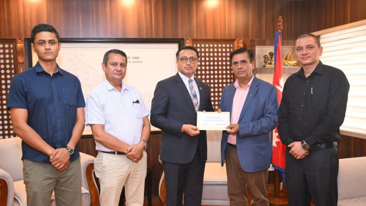 बाढी प्रभावितलाई शर्मा एन्ड कम्पनी तथा सञ्जीवनी ग्रुपद्वारा १ करोड ५१ लाख सहयोग