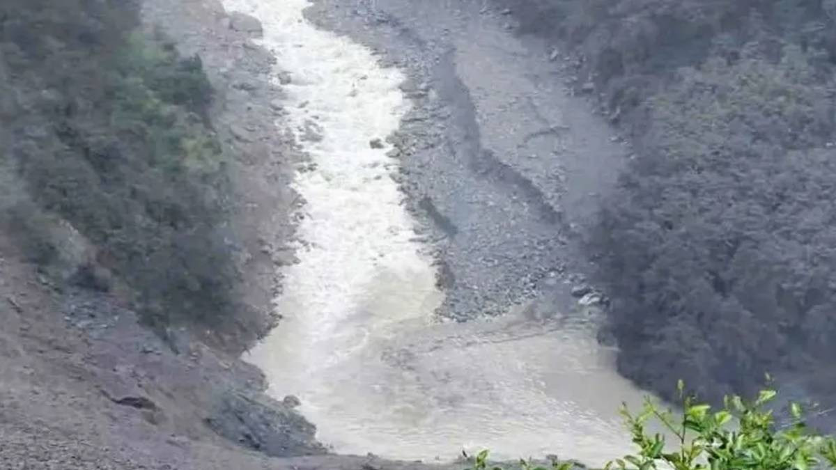 दार्चुलामा पहिरोले चौलानी नदी आंशिक थुनियो, तटीय क्षेत्रमा सतर्कता अपनाउन आग्रह