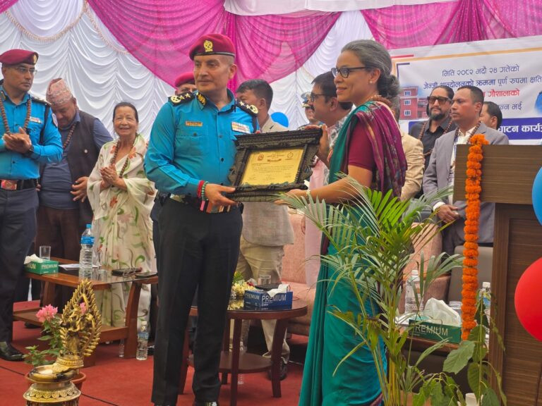 हिमालयन एभरेष्ट इन्स्योरेन्सद्वारा गौशाला प्रहरी बिटको हिरासत भवन हस्तान्तरण