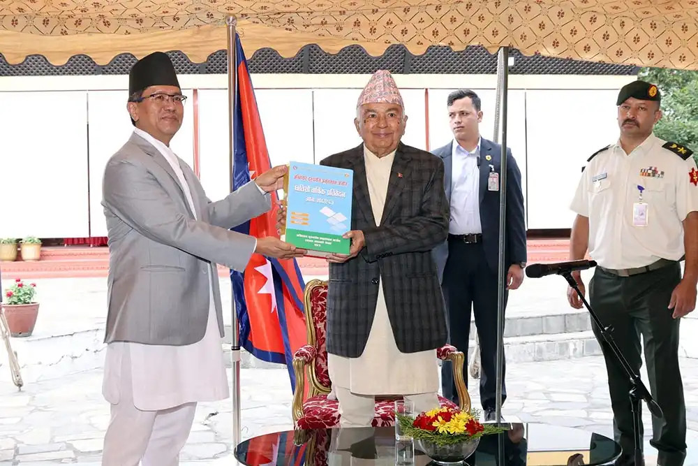 राष्ट्रपति पौडेललाई अख्तियारले बुझायो वार्षिक प्रतिवेदन