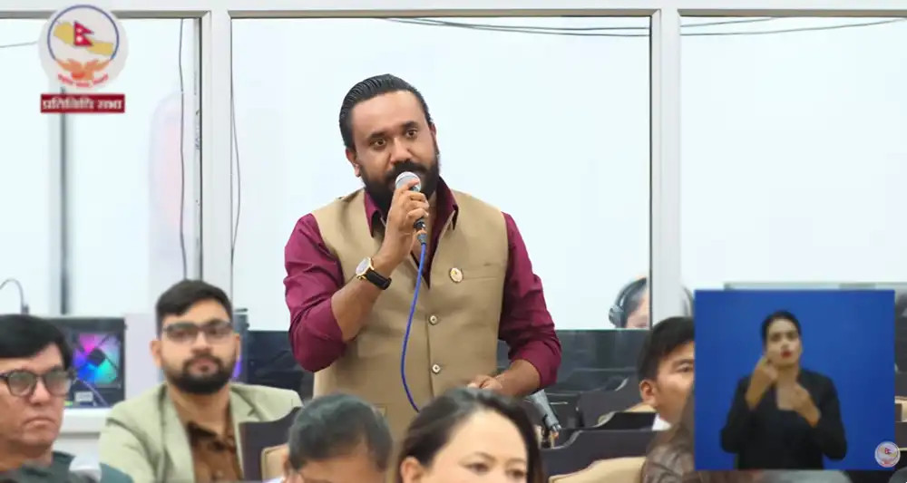 संसद भवन परिसरमा भएको महँगो क्यान्टिन हटाउन सांसद खगेन्द्र सुनारकाे माग