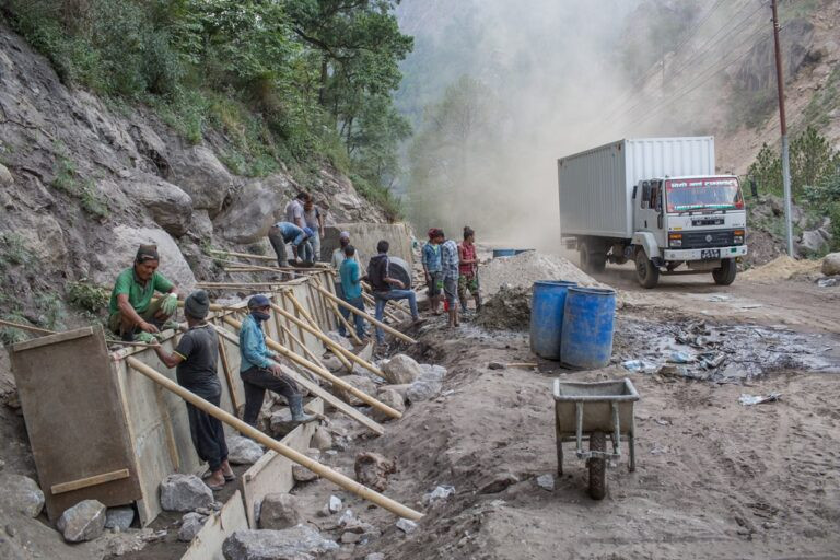 बाढीका कारण क्षतिग्रस्त धादिङको गल्छीदेखि स्याफ्रुबेँसी सडकखण्ड असोजभित्र सञ्चालनमा आउने