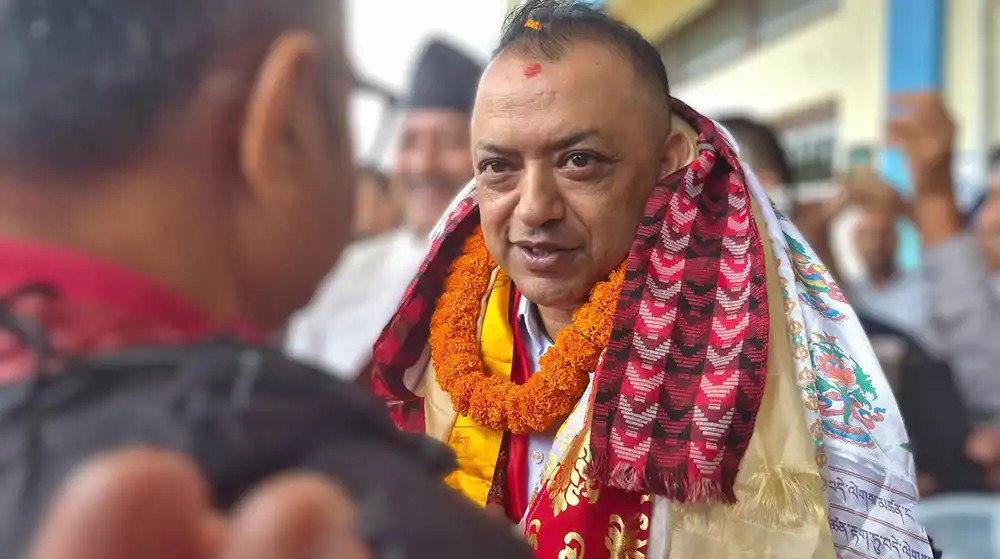 गगन थापाले आज पद तथा गोपनियताको शपथ ग्रहण तथा पदबहाली गर्दै